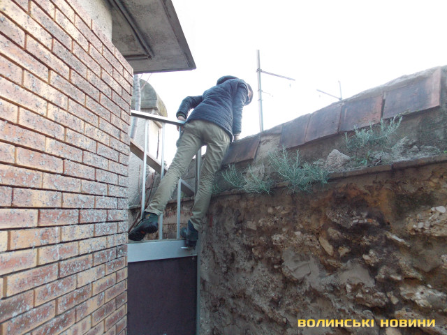 Зачинені на кладовищі у Марселі